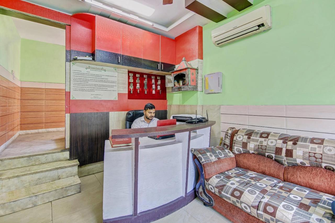 Oyo Park View Guest House Near Edm Mall Нью-Дели Экстерьер фото