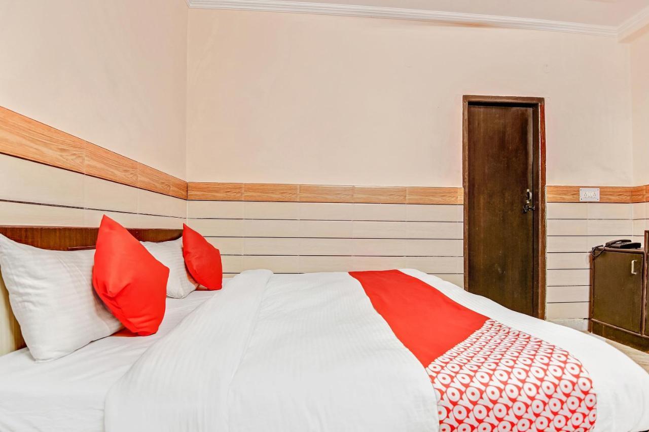 Oyo Park View Guest House Near Edm Mall Нью-Дели Экстерьер фото